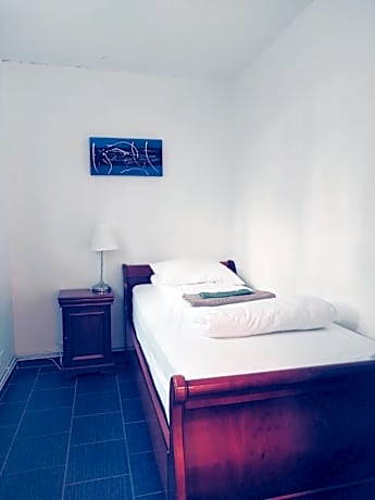 Single Room with Shared Bathroom