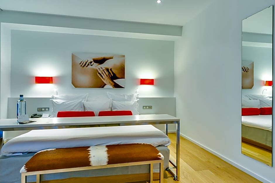 Petit Palace Hotel Tres