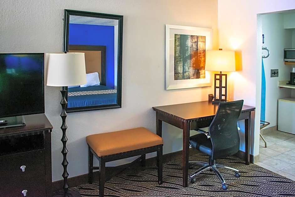 Blue Jay Inn & Suites