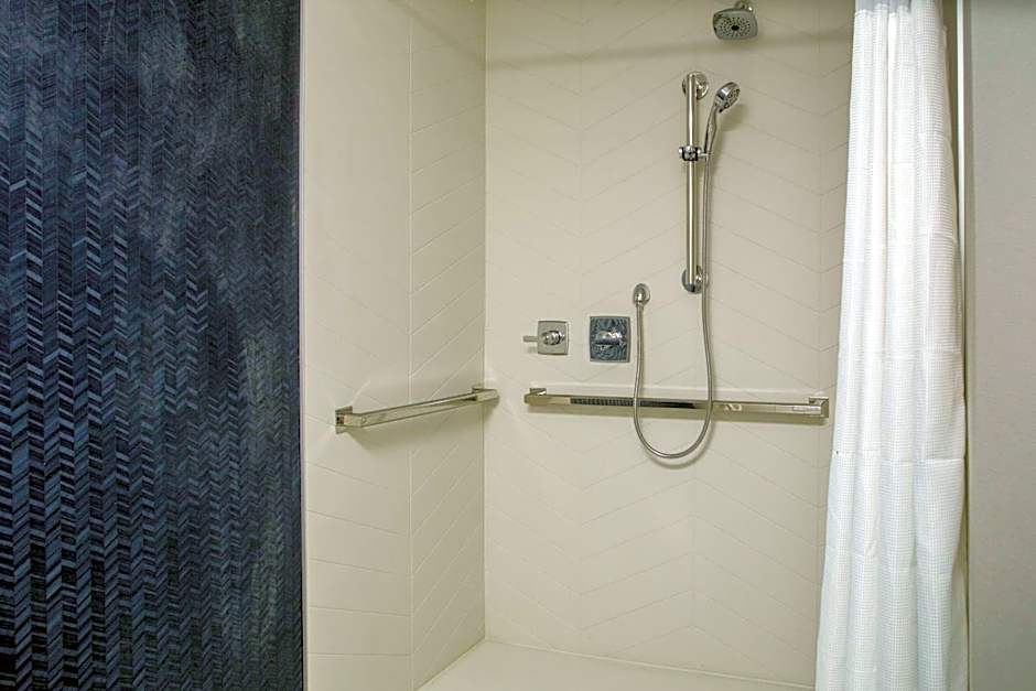 Fairfield Inn and Suites by Marriott Springfield Enfield