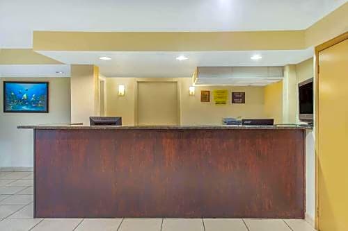 Super 8 by Wyndham Clearwater/US Hwy 19 N