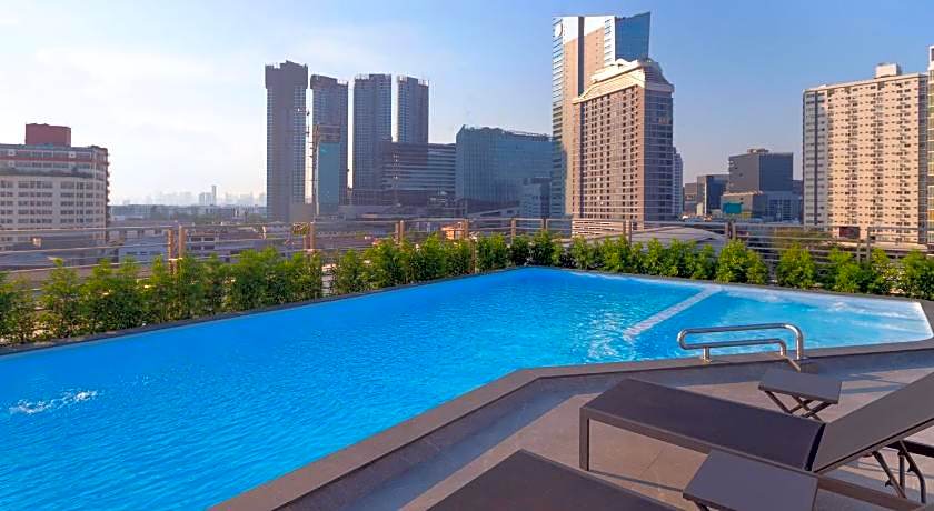 Lumen Bangkok Udomsuk Station