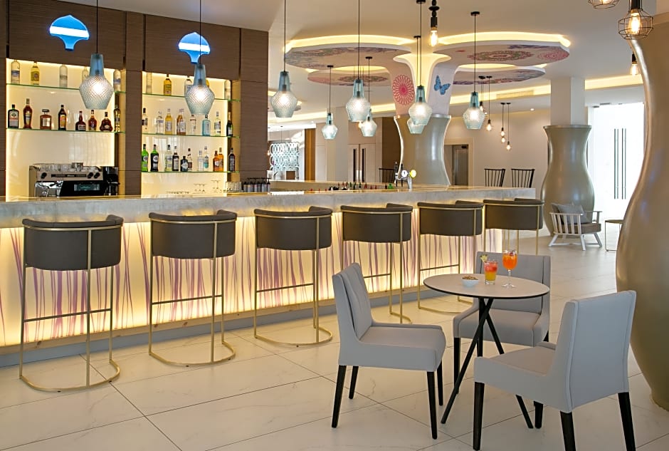 Vangelis Hotel & Suites