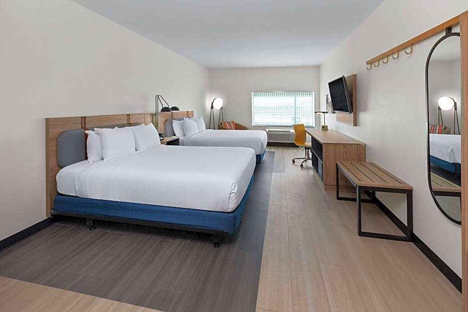 La Quinta Inn & Suites by Wyndham El Paso East Loop-375