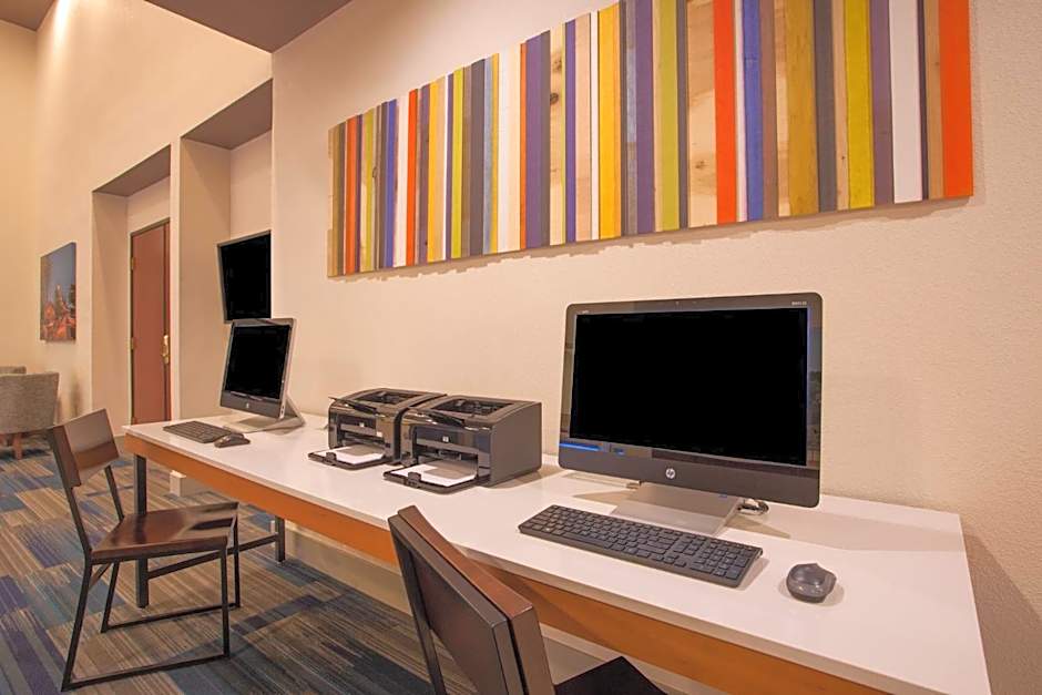 Holiday Inn Express & Suites Davis - University Area By IHG