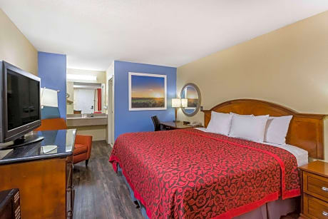 1 King Bed Deluxe Room Smoking