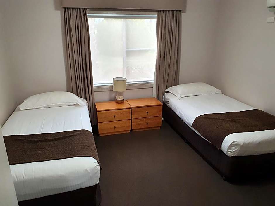 McNevins Tamworth Motel