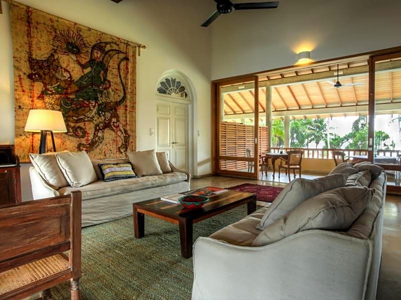 Villa Saffron Hikkaduwa