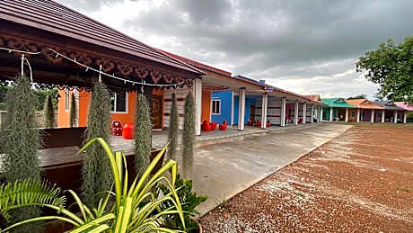 Resort Baan Saengthip Renunakhon