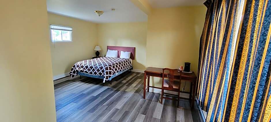 North Shore Wayside Inn