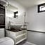 Zaw Jung Business Hotel