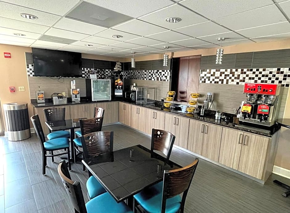 Days Inn & Suites by Wyndham Sam Houston Tollway