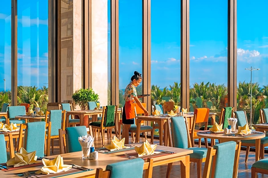 Sala Grand TuyHoa Hotel