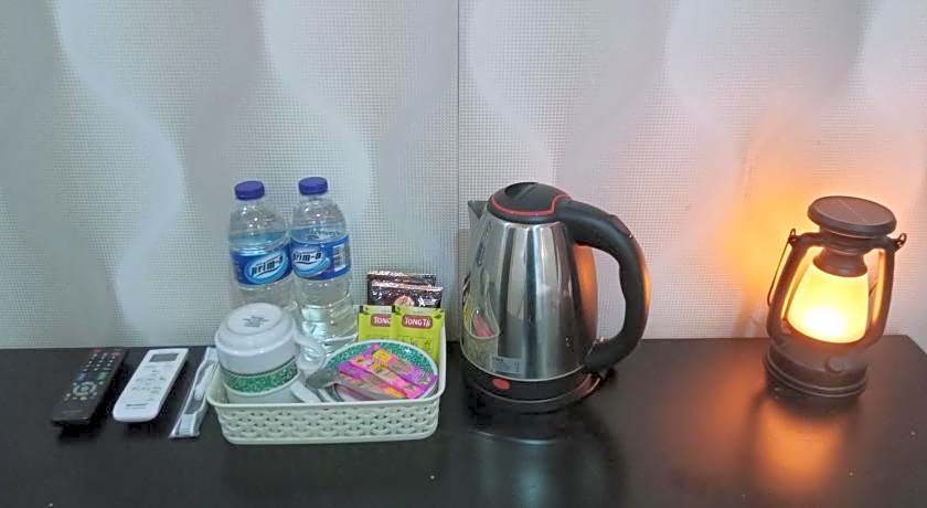 Urbanview Hotel Rifal Home Tegal