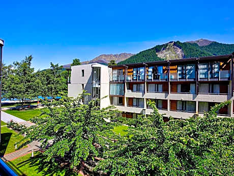 Novotel Queenstown Lakeside