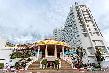 Thongtarin Hotel (SHA Plus)