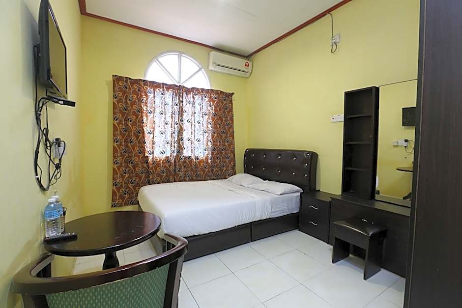 OYO 89819 Raz Hotel Kelulut