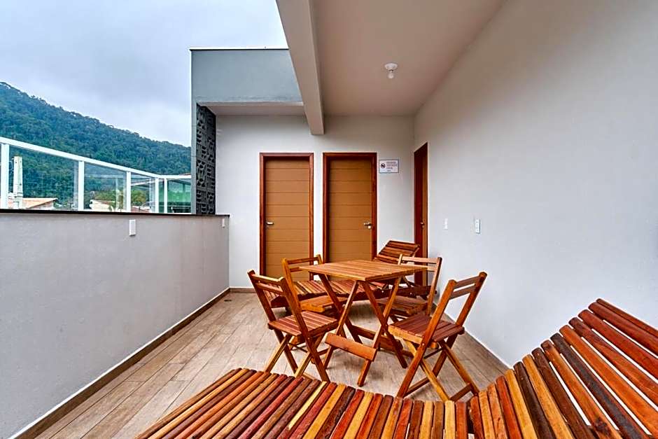 SOL 2: Charmoso com Piscina e Churrasqueira e AR