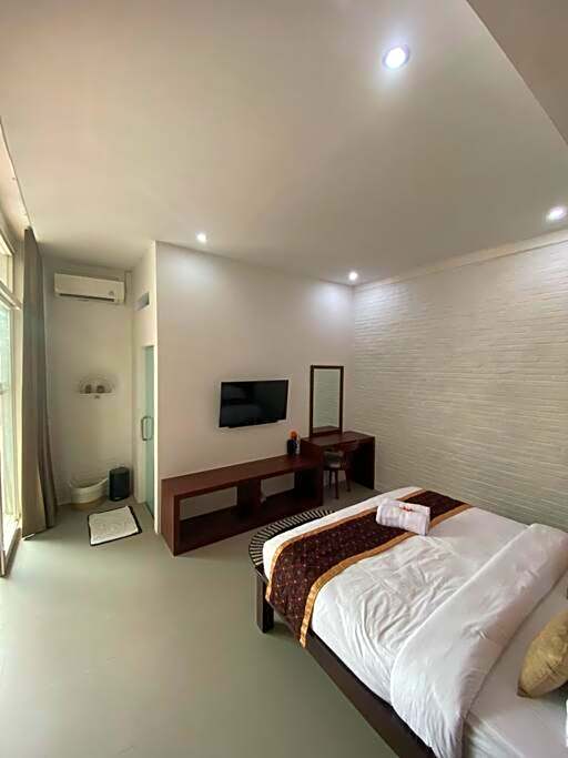 Emka Villa Traditional Minimalist