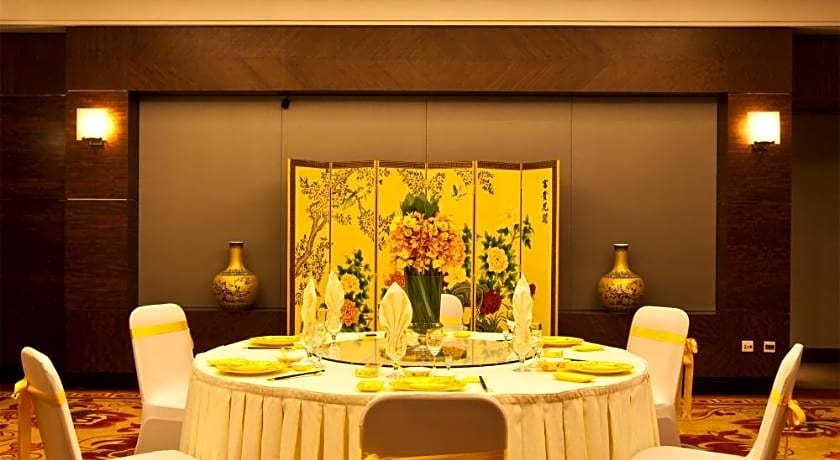 Zhongwei Green Lake Hotel Kunming