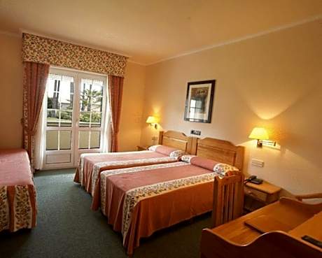 Twin Room with Extra Bed