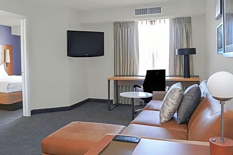Suite, 1 Bedroom (Hearing Accessible) (1 Queen Bed and 1 Double Sofa Bed)