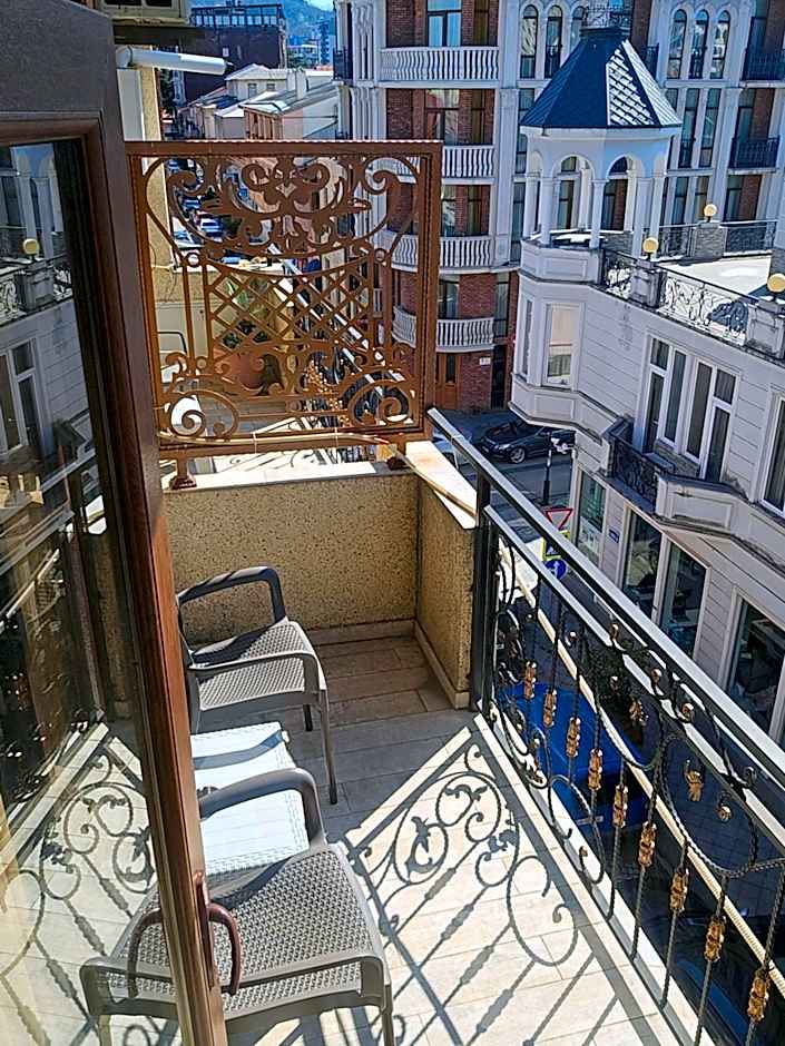 MAHALI HOTEL