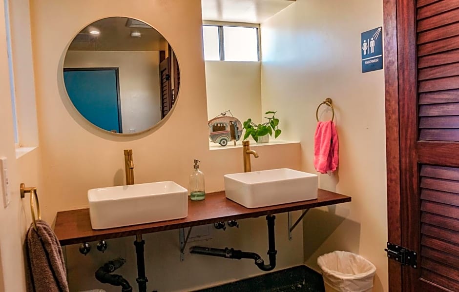 ITH Surf City Hostel Hermosa Beach