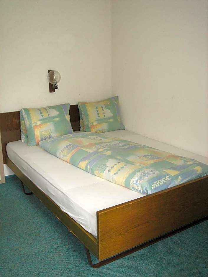 Photo 1 of 8 of Single Room