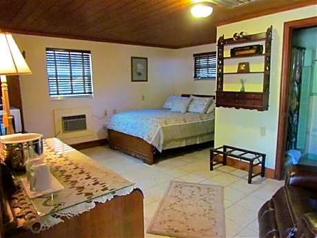 Queen Room