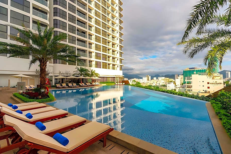 Melia Vinpearl Nha Trang Empire