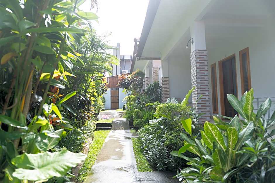 The Wina Guesthouse 2 by ZUZU