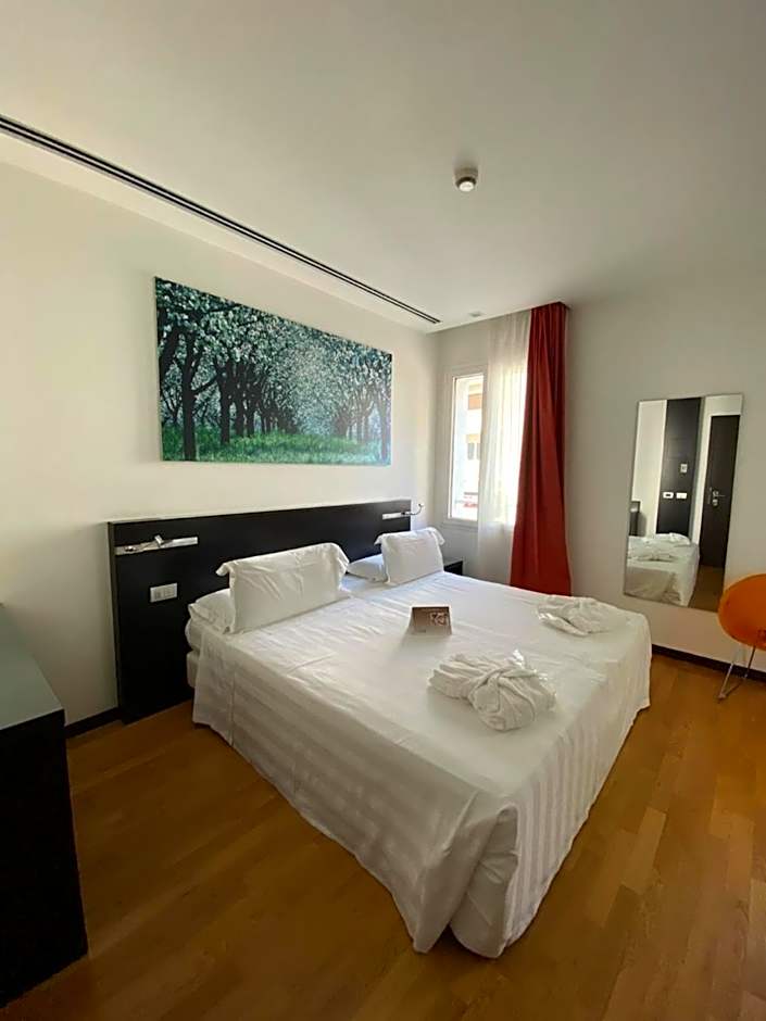 Card International Hotel