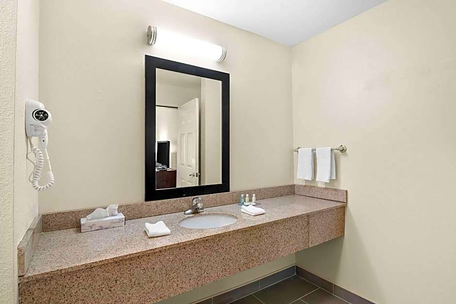 Quality Inn Queensbury - Lake George Area