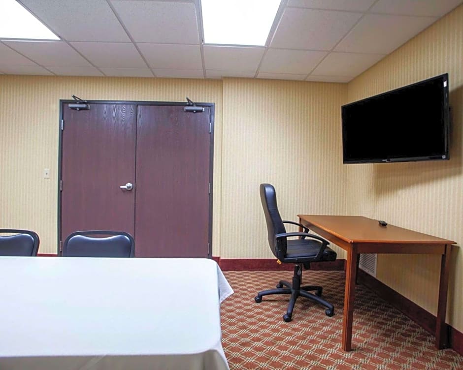 Comfort Inn & Suites Harrisonville