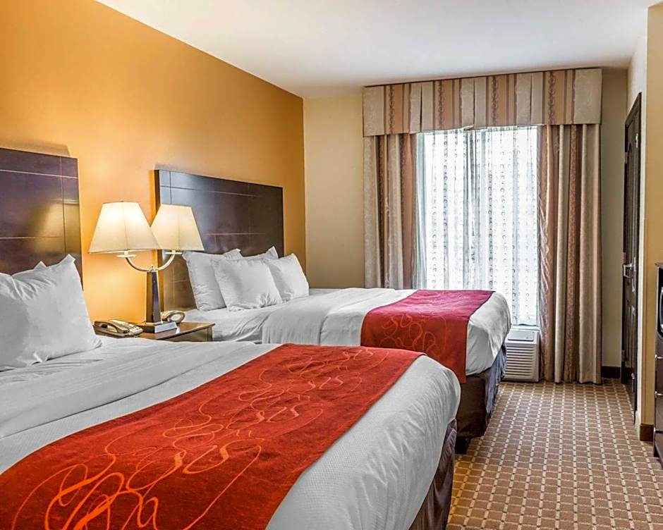 Comfort Suites Clinton near Presbyterian College