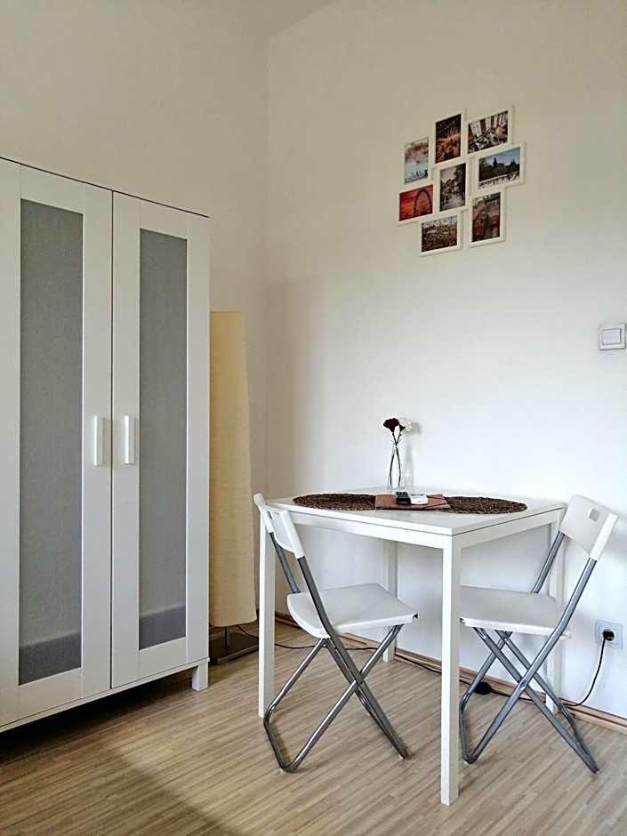 Zoom-Budapest Apartments