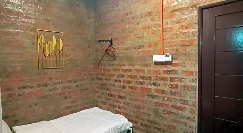 Super OYO 89771 Dane & Shue