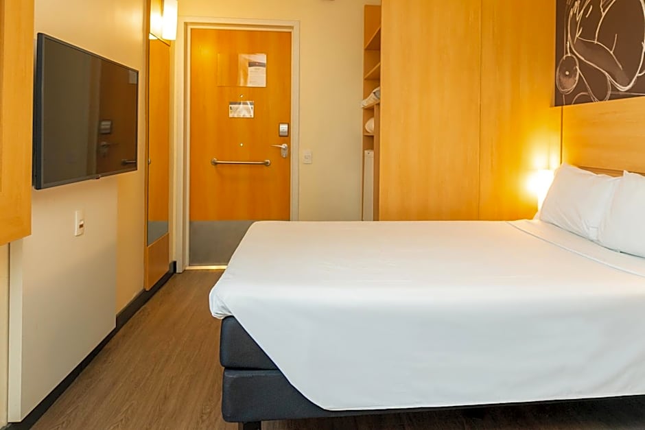 Ibis Porto Alegre Assis Brasil