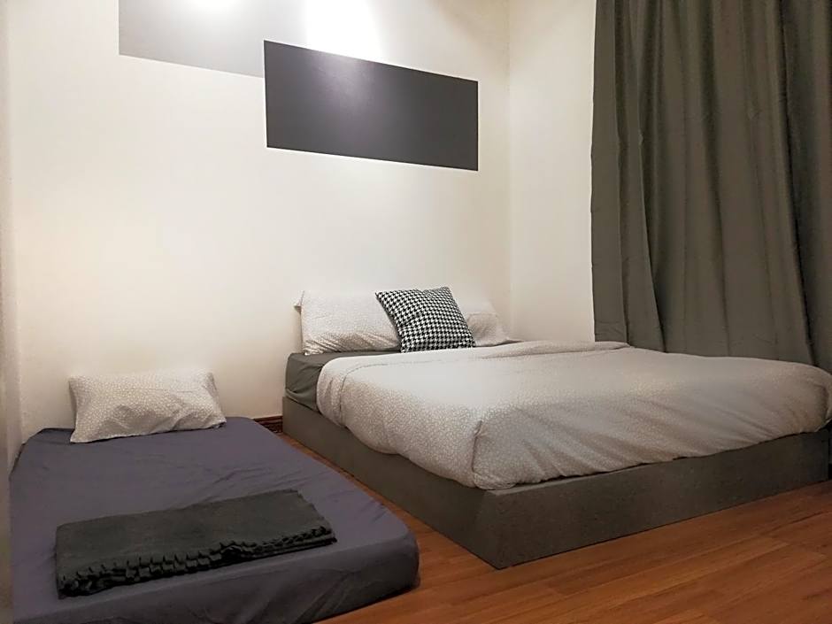Subang City Residence, 8-9 pax with Balcony, Walking Distance to Summit, 5min to Sunway