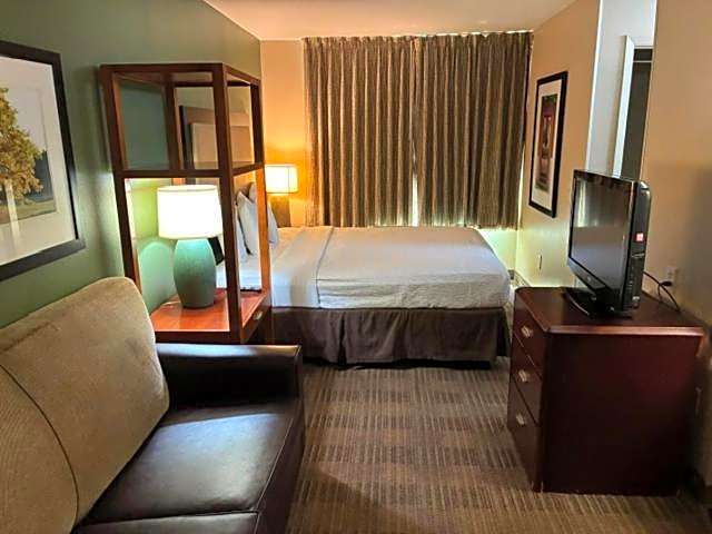Hawthorn Extended Stay by Wyndham Irving Las Colinas