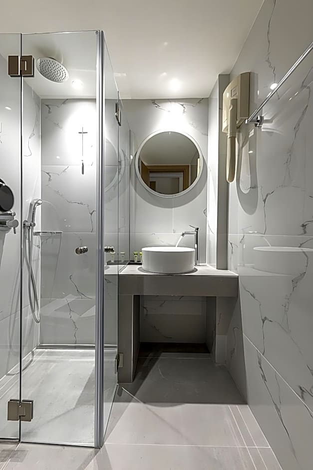 Photo 1 of 10 of Triple Room