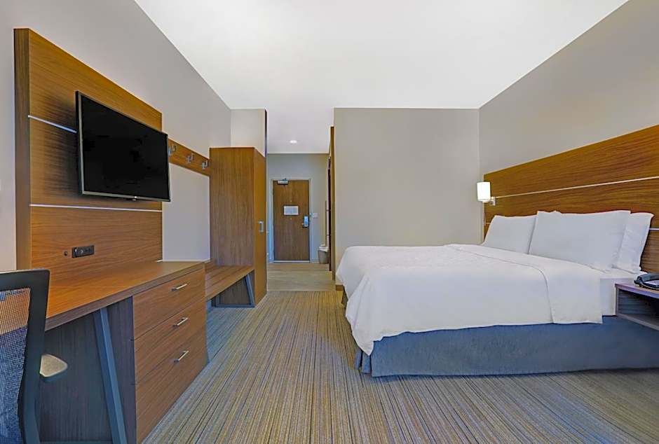 Holiday Inn Express & Suites - Lenexa - Overland Park Area By IHG