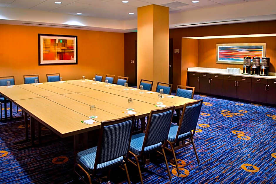 Courtyard by Marriott Newark Downtown