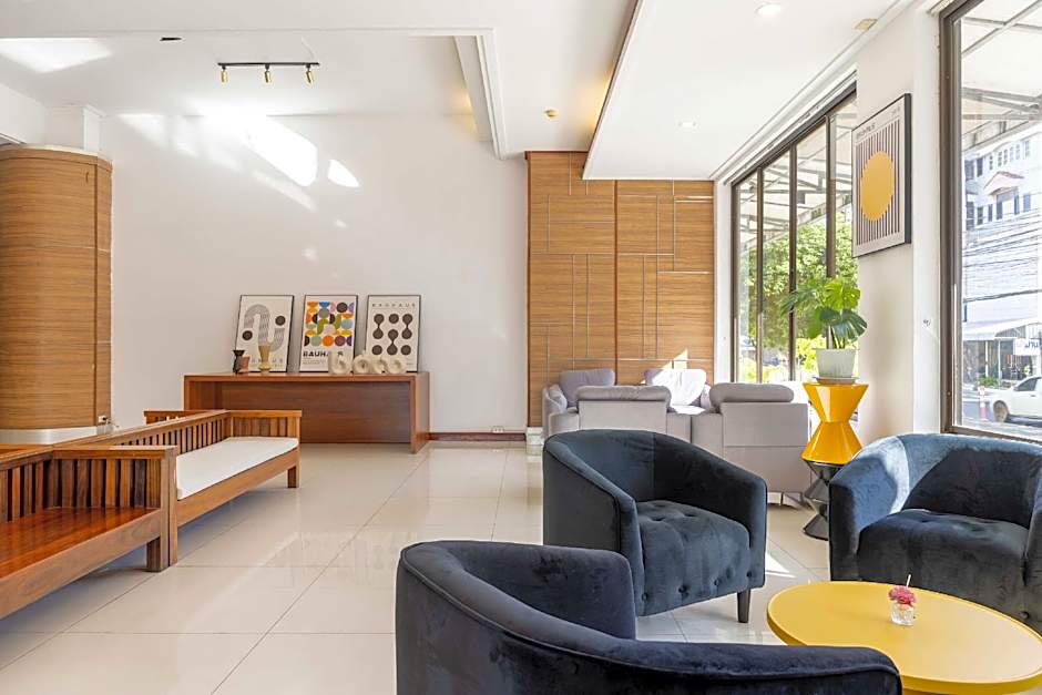 The President Hotel at Chokchai 4