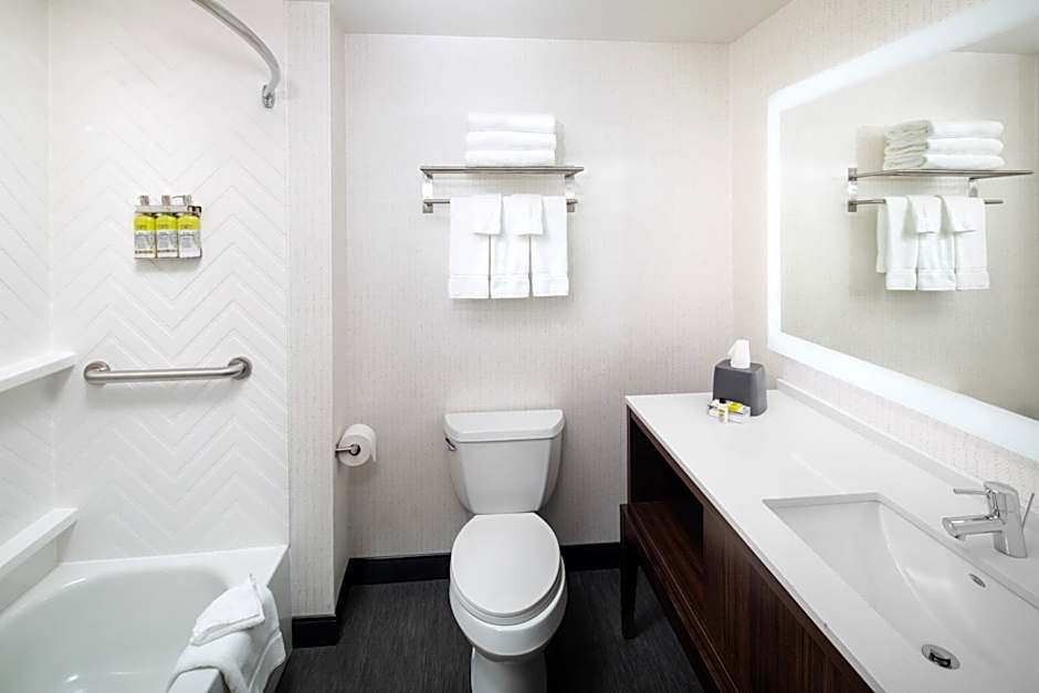 Holiday Inn Cheshire - Southington By IHG