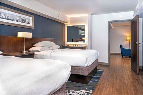 2 Room Corner Suite - 2 Double Beds