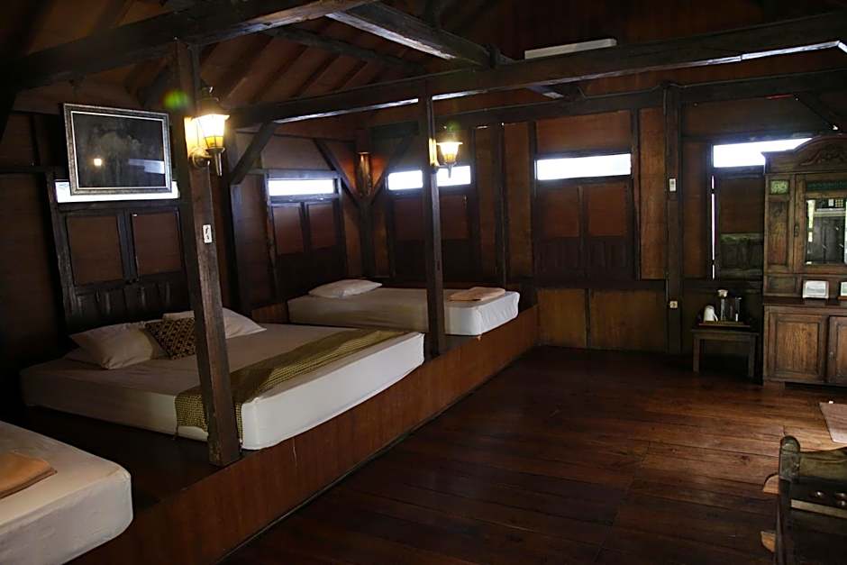 Tembi - Historical Home