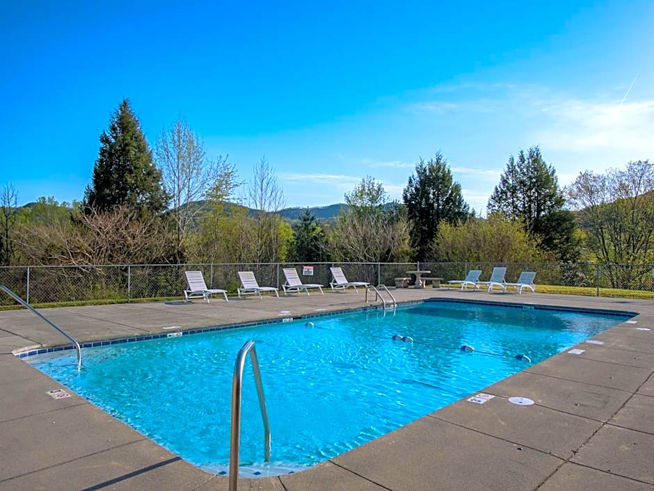 Townsend River Breeze Inn