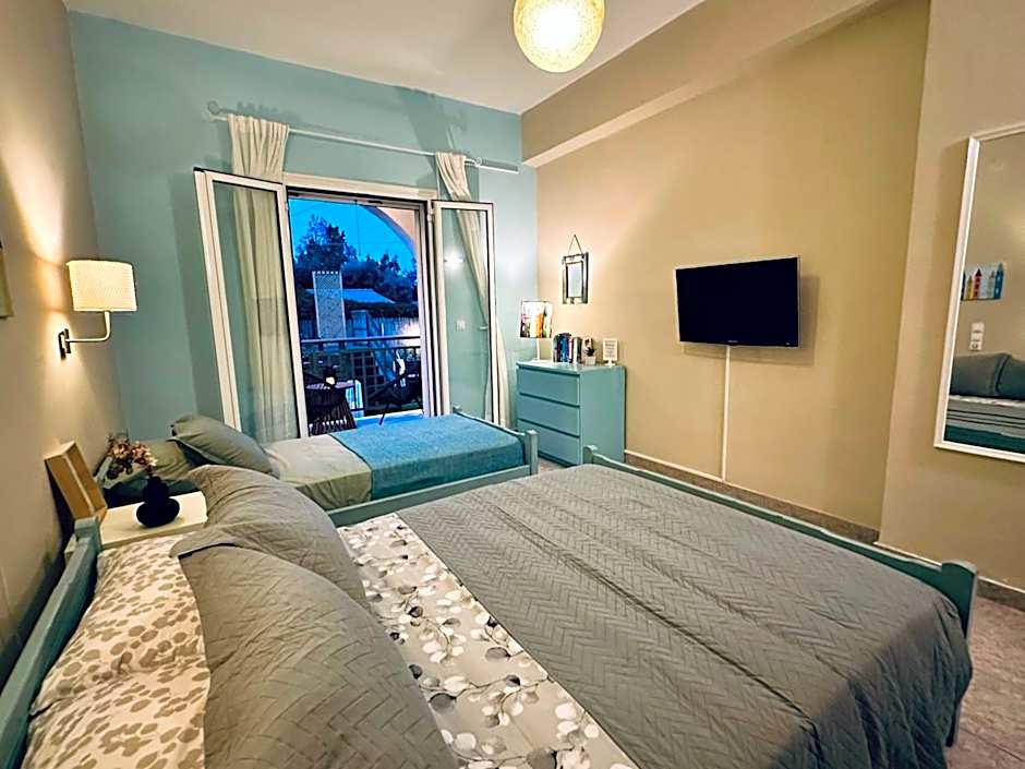 Royal Jelly Suites - Renovated Suites with Pool Just 5 Minutes walk from the Beach By Villa Mana Gers